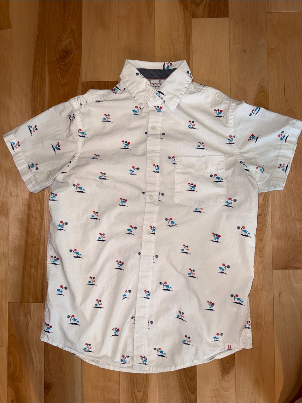 Free Planet White Short-Sleeve Button-Up Shirt with Red & Blue Print